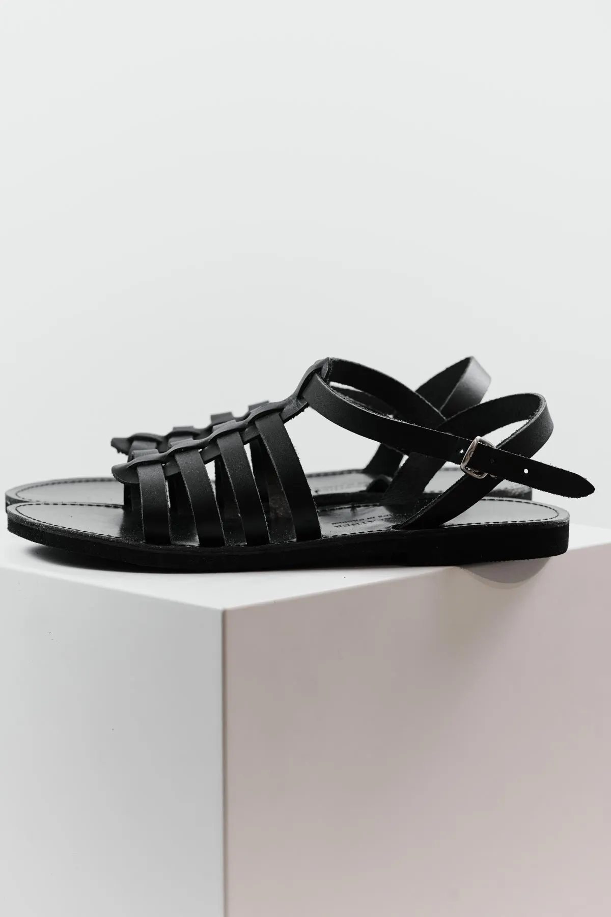 00 / Greek island sandals / black