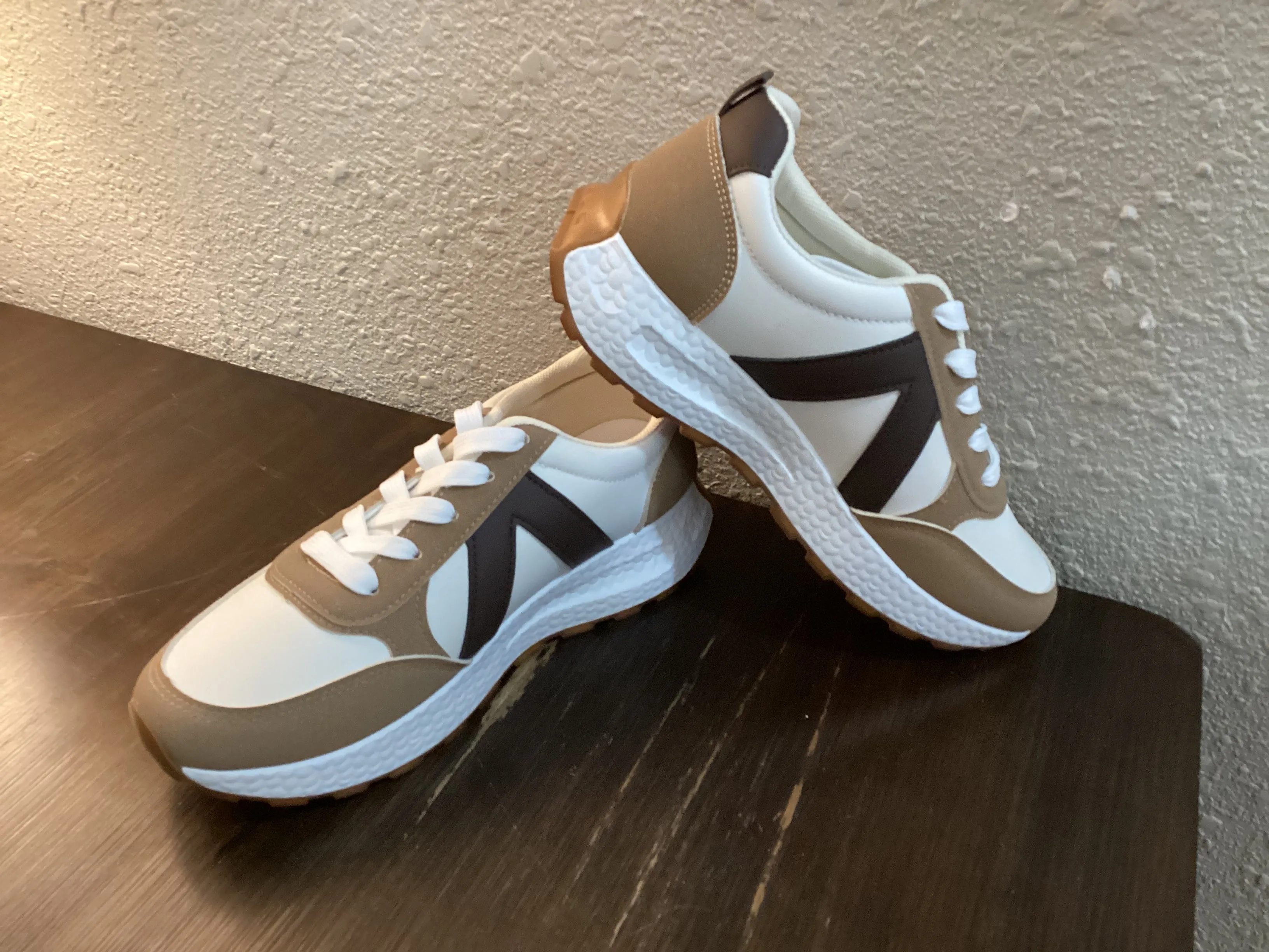 BROWN BEIGE SNEAKERS