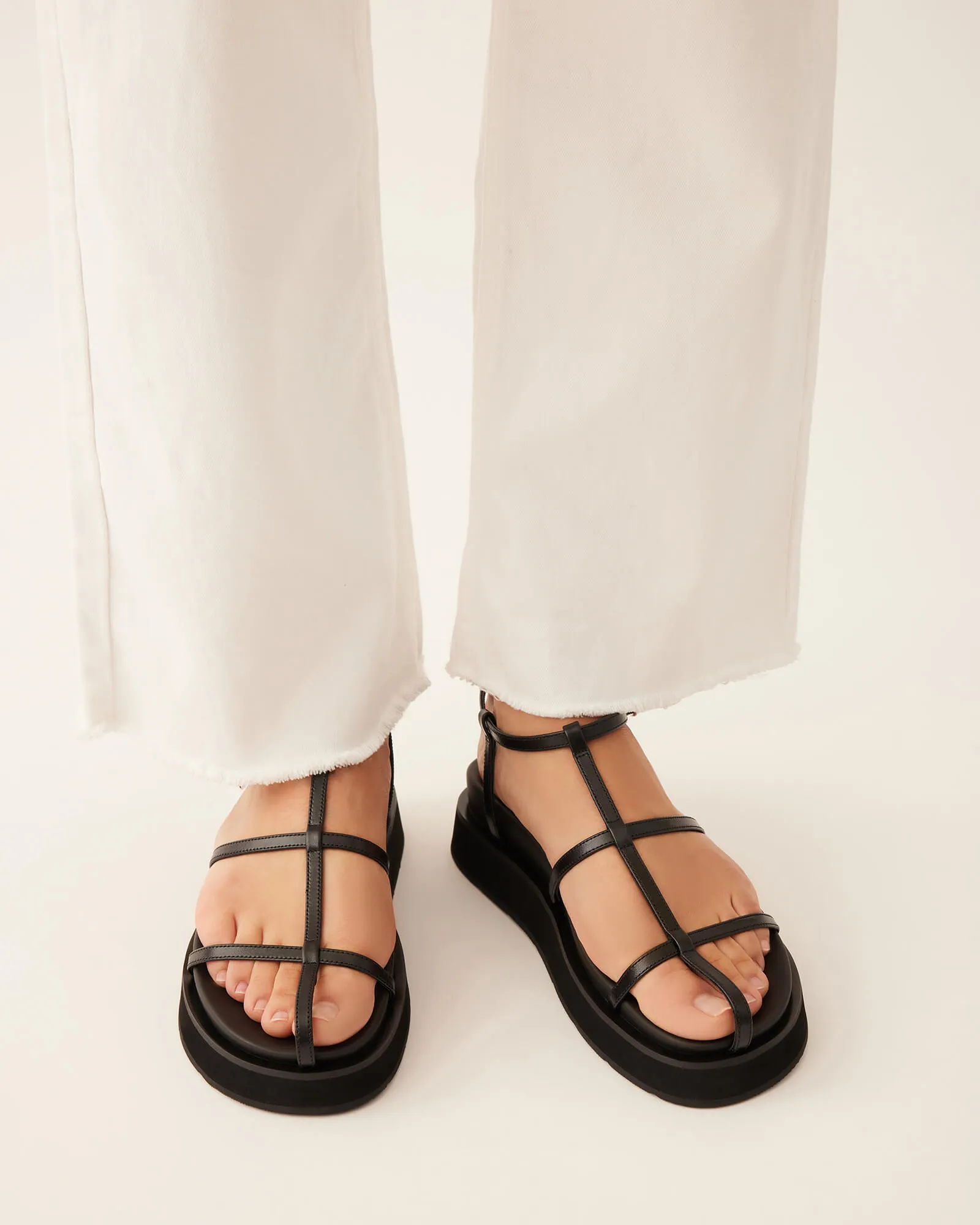 MINA FLAT SANDALS BLACK LEATHER