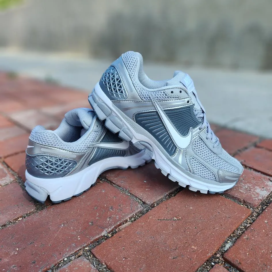 Nike Zoom Vomero 5 'METALLIC GREY'