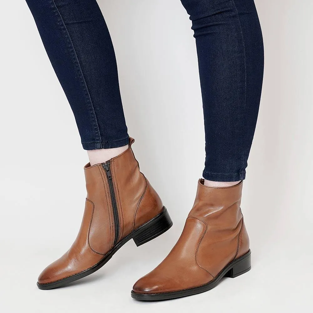 Seline Brandy Leather Ankle Boots