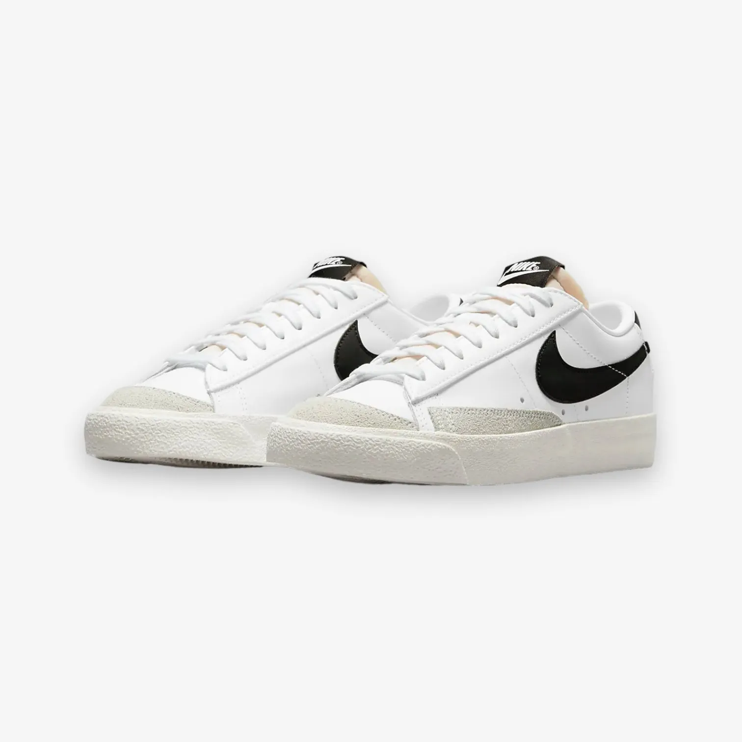 Women's Nike Blazer Low '77 White Black Sail White DC4769-102